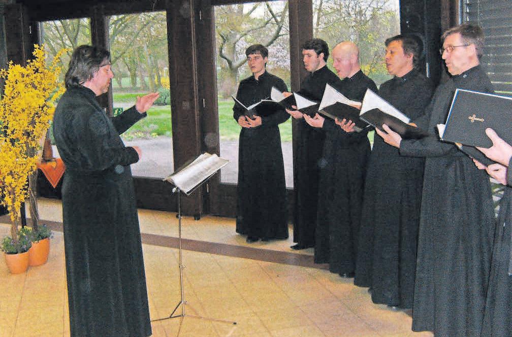 Der Moskauer Männerchor zum Heiligen Wladimir bei einem früheren Konzert im Rosemarie-Nieschlag-Haus. Der Moskauer Männerchor zum Heiligen Wladimir bei einem früheren Konzert im Rosemarie-Nieschlag-Haus.