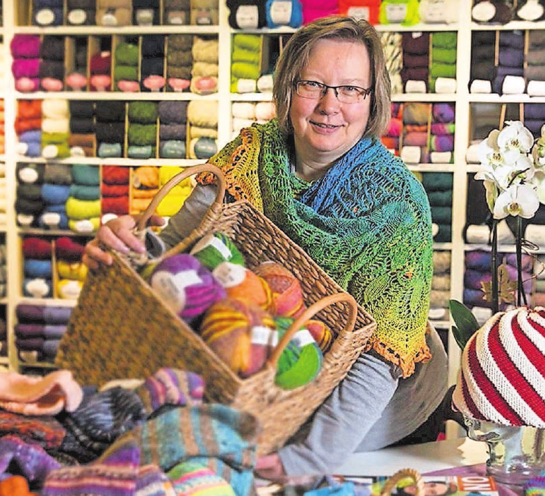 Im „Wollknäul“ in Marktredwitz, Markt 15, finden die Liebhaber von Handarbeiten alle nötigen Utensilien. Foto: PR Im „Wollknäul“ in Marktredwitz, Markt 15, finden die Liebhaber von Handarbeiten alle nötigen Utensilien. Foto: PR
