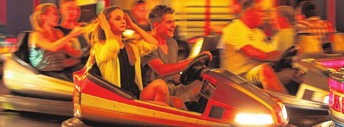 Spaß im Autoscooter steht beim Weinfest bei den Jüngeren im Kurs. FOTO: MATTHIAS ENDRISS Spaß im Autoscooter steht beim Weinfest bei den Jüngeren im Kurs. FOTO: MATTHIAS ENDRISS