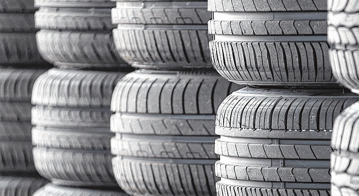 Reifen haben für den Autofahrer eine ganz wichtige Bedeutung. Deshalb sollte man sie auch hegen und pflegen. Reifen haben für den Autofahrer eine ganz wichtige Bedeutung. Deshalb sollte man sie auch hegen und pflegen.