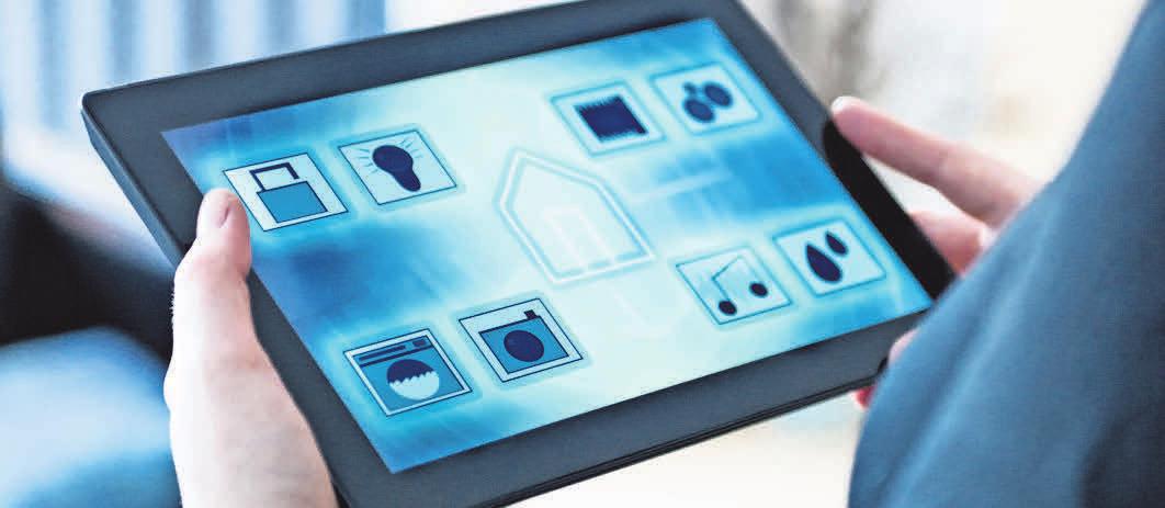 Per App lassen sich Rollläden steuern, Licht und Fernsehgeräte anschalten. Foto:iStockphoto/mikkelwilliam Per App lassen sich Rollläden steuern, Licht und Fernsehgeräte anschalten. Foto:iStockphoto/mikkelwilliam