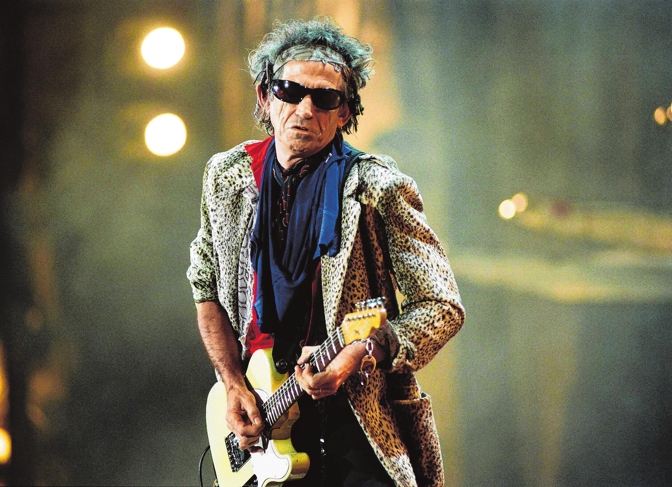 Eine von zahllosen Rocklegenden, deren Konzerte BB über die Jahrzehnte in der Region ermöglicht hat: Gitarrist Keith Richards beim Open Air der Rolling Stones am 12. September 1998 auf dem Maimarktgelände. BILD: THOMAS TRÖSTER Eine von zahllosen Rocklegenden, deren Konzerte BB über die Jahrzehnte in der Region ermöglicht hat: Gitarrist Keith Richards beim Open Air der Rolling Stones am 12. September 1998 auf dem Maimarktgelände. BILD: THOMAS TRÖSTER