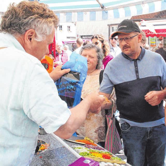 Riesiger Markt am Pfingstmontag Image 1 Riesiger Markt am Pfingstmontag Image 1