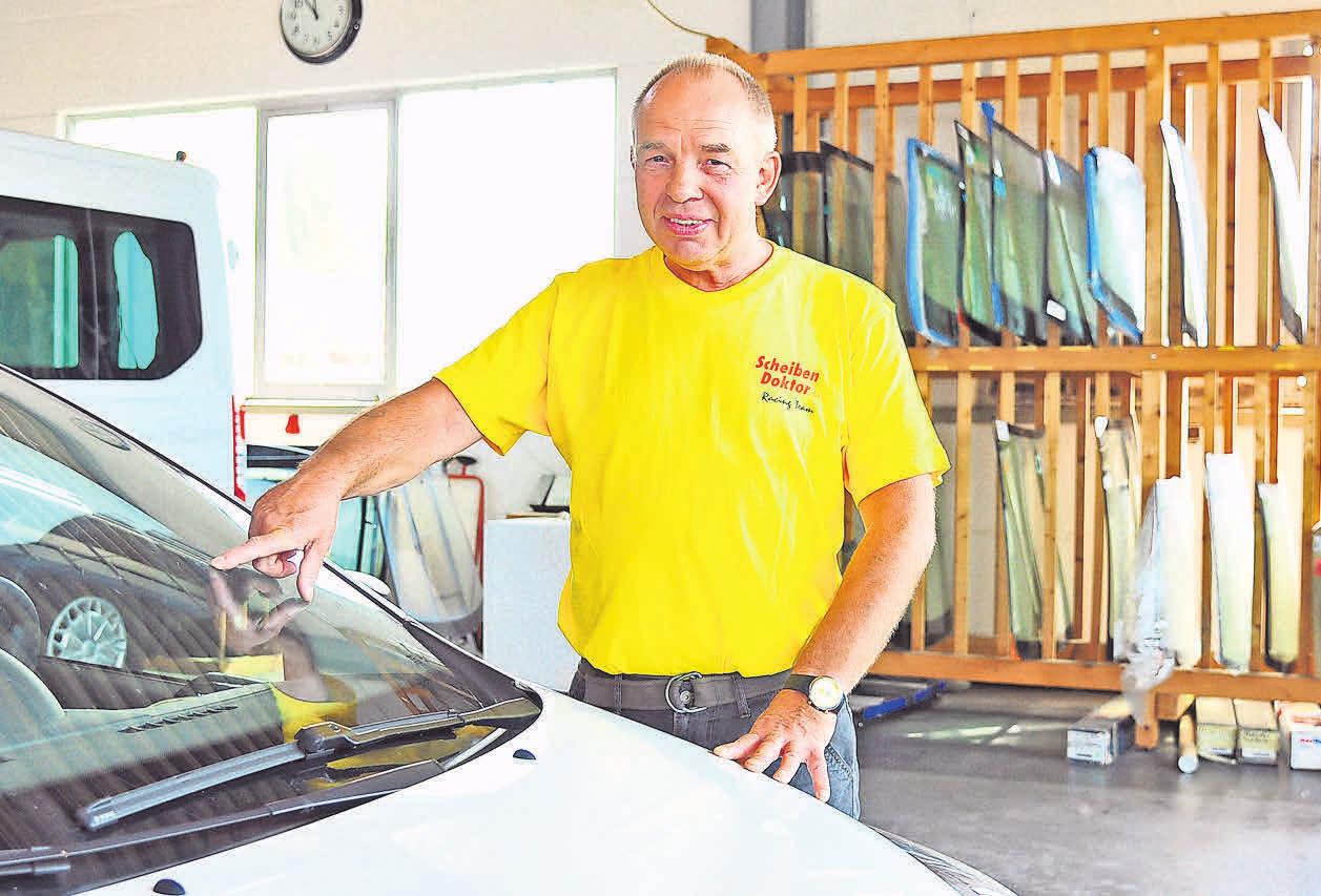Schnelle Hilfe bei Steinschlag und anderen Schäden: Ludwig Gunkel wechselt innerhalb von 24 Stunden Autoscheiben aus. Schnelle Hilfe bei Steinschlag und anderen Schäden: Ludwig Gunkel wechselt innerhalb von 24 Stunden Autoscheiben aus.
