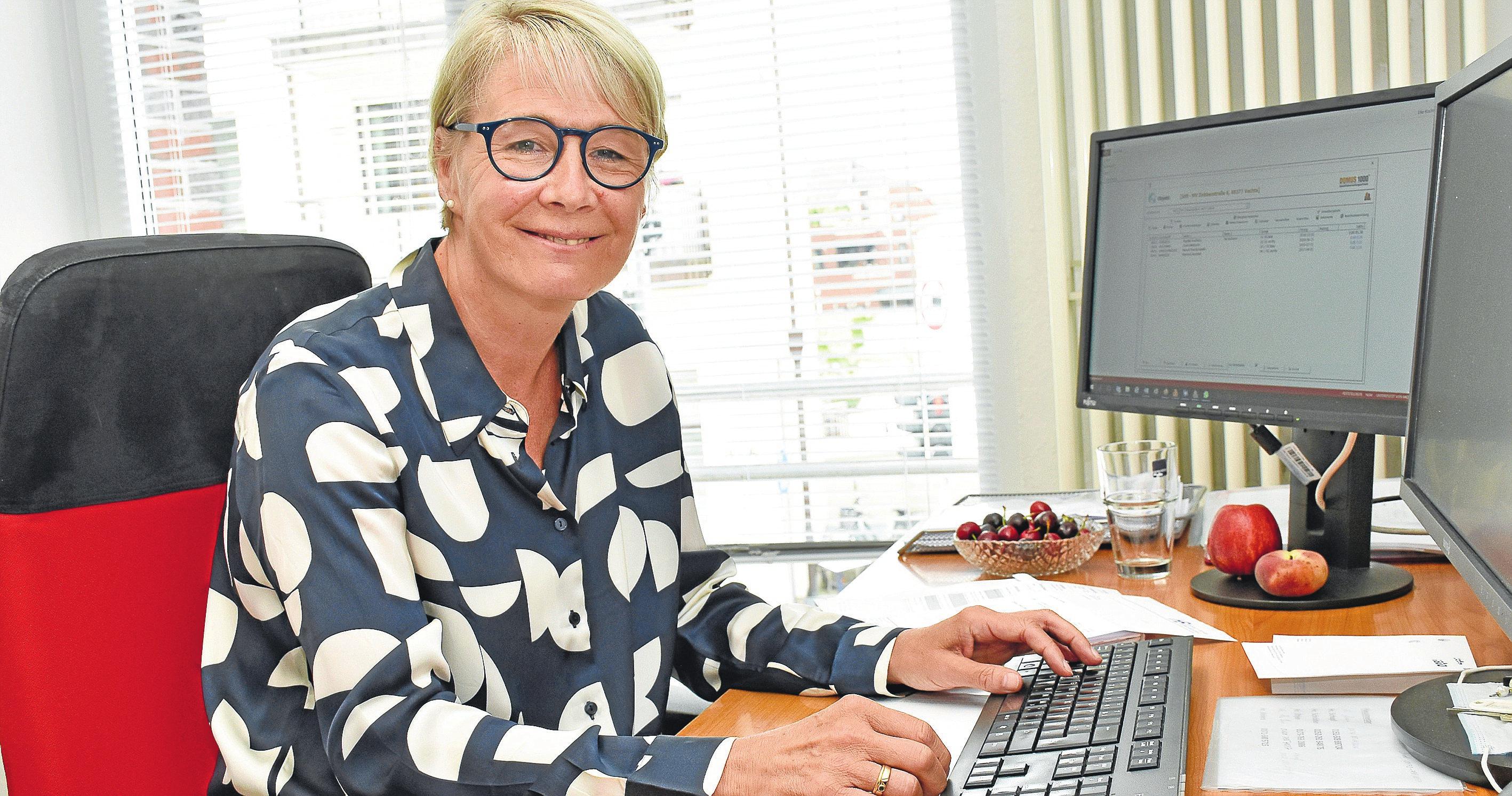 Elke Kischnick ist seit vielen Jahren die rechte Hand von Geschäftsführer Udo Hake.