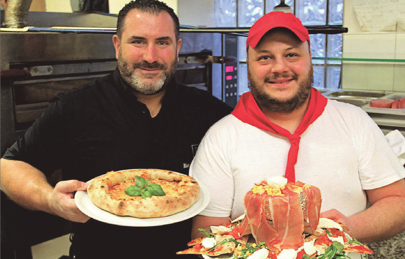 Francesco und Pizzabäcker Antonio sorgen täglich rundum für ihre Gäste Francesco und Pizzabäcker Antonio sorgen täglich rundum für ihre Gäste