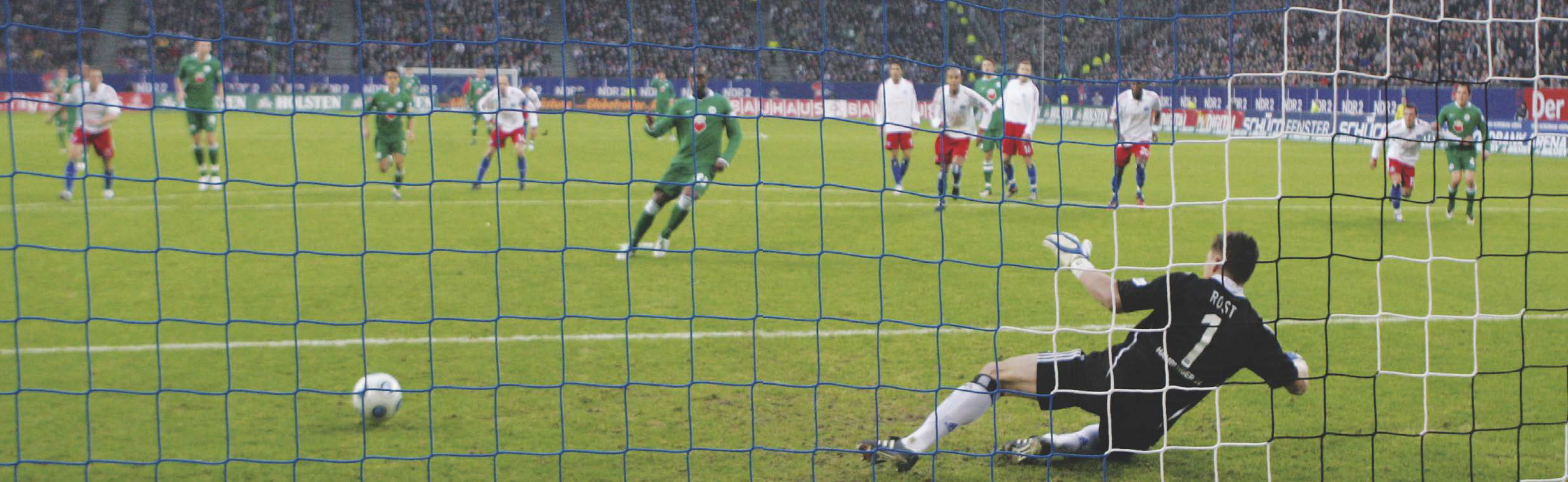 Das schnelle Comeback nach der Meniskus-Op: Grafite stand in der Rückrunde 2008/09 früher wieder auf dem Platz als gedacht – und erzielte beim Wolfsburger Sieg in Hamburg zwei Tore.