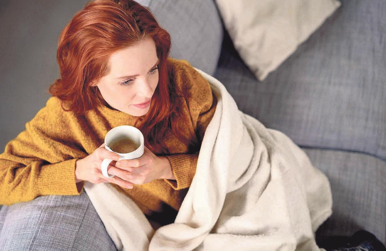 Behagliche Wohlfühlatmosphäre lässt sich auch mit ein, zwei Grad niedrigerer Raumtemperatur erreichen.. Foto: IWO/AdobeStock:contrastwerkstatt Behagliche Wohlfühlatmosphäre lässt sich auch mit ein, zwei Grad niedrigerer Raumtemperatur erreichen.. Foto: IWO/AdobeStock:contrastwerkstatt