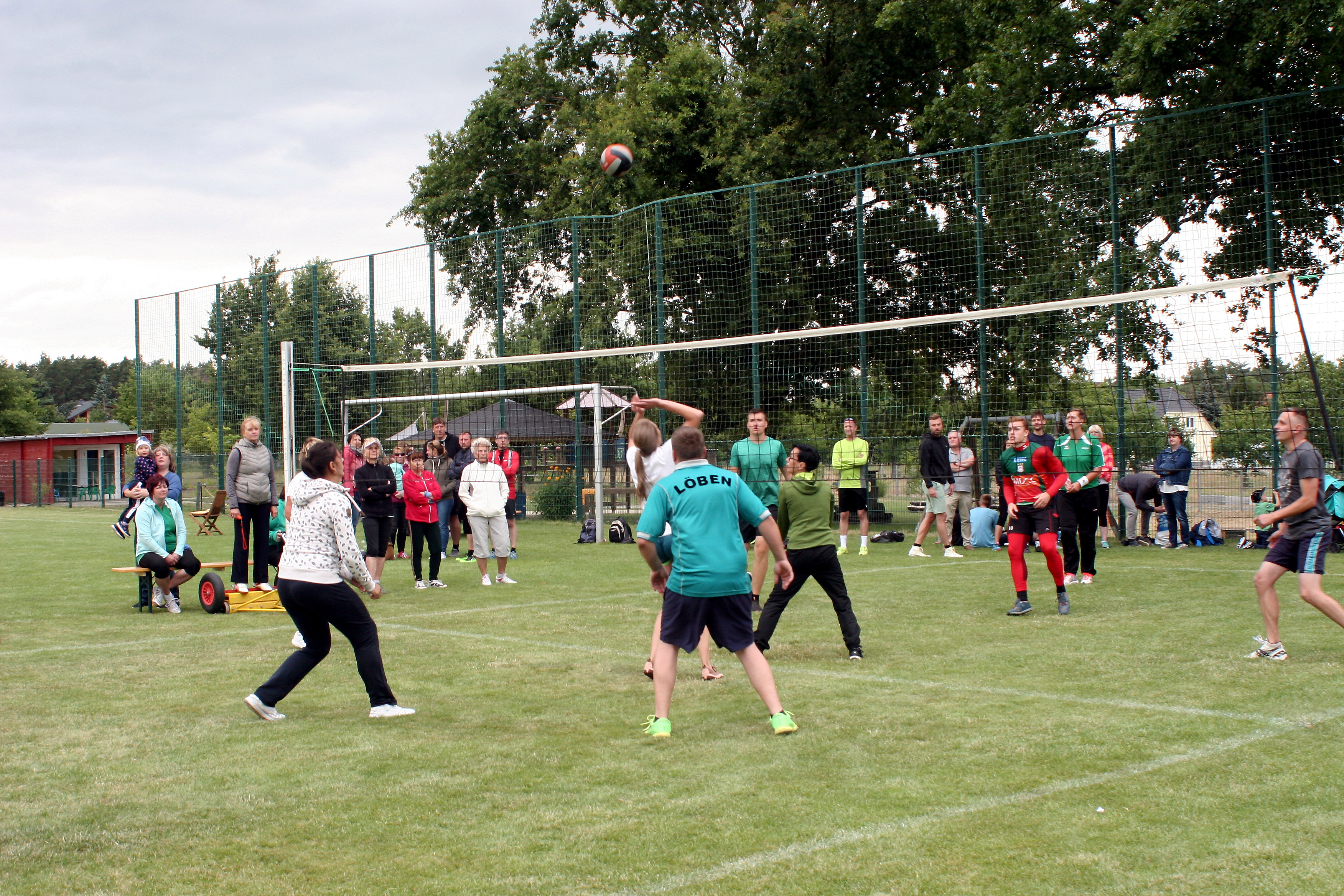 Schon Geschichte: der sportliche Einstieg ins 194. Fest FOTO: D. MAYER Schon Geschichte: der sportliche Einstieg ins 194. Fest FOTO: D. MAYER