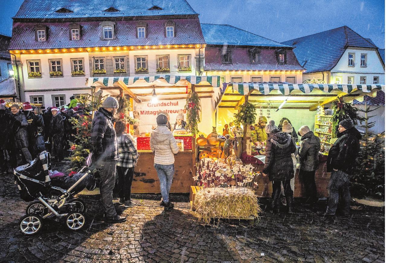 Viele Händler bieten ihre Waren an. FOTO: REN`E RUPRECHT Viele Händler bieten ihre Waren an. FOTO: REN`E RUPRECHT