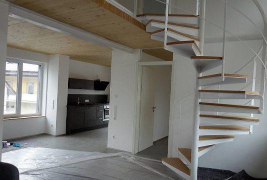 Modernes Wohnen auf zwei Ebenen im Tiny House. Modernes Wohnen auf zwei Ebenen im Tiny House.
