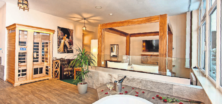 Die Honeymoon-Suite bietet ein ganz besonderes Ambiente. Die Honeymoon-Suite bietet ein ganz besonderes Ambiente.