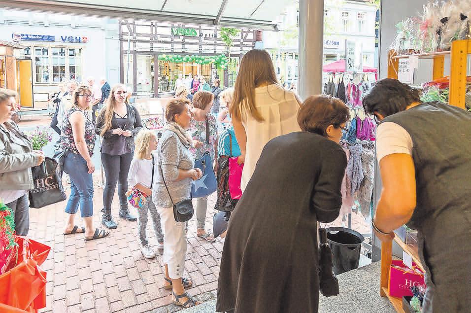 In Burgdorf ist am 27. Juni viel los: Die Geschäftswelt lädt zum Verkaufsoffenen Sonntag ein. In Burgdorf ist am 27. Juni viel los: Die Geschäftswelt lädt zum Verkaufsoffenen Sonntag ein.