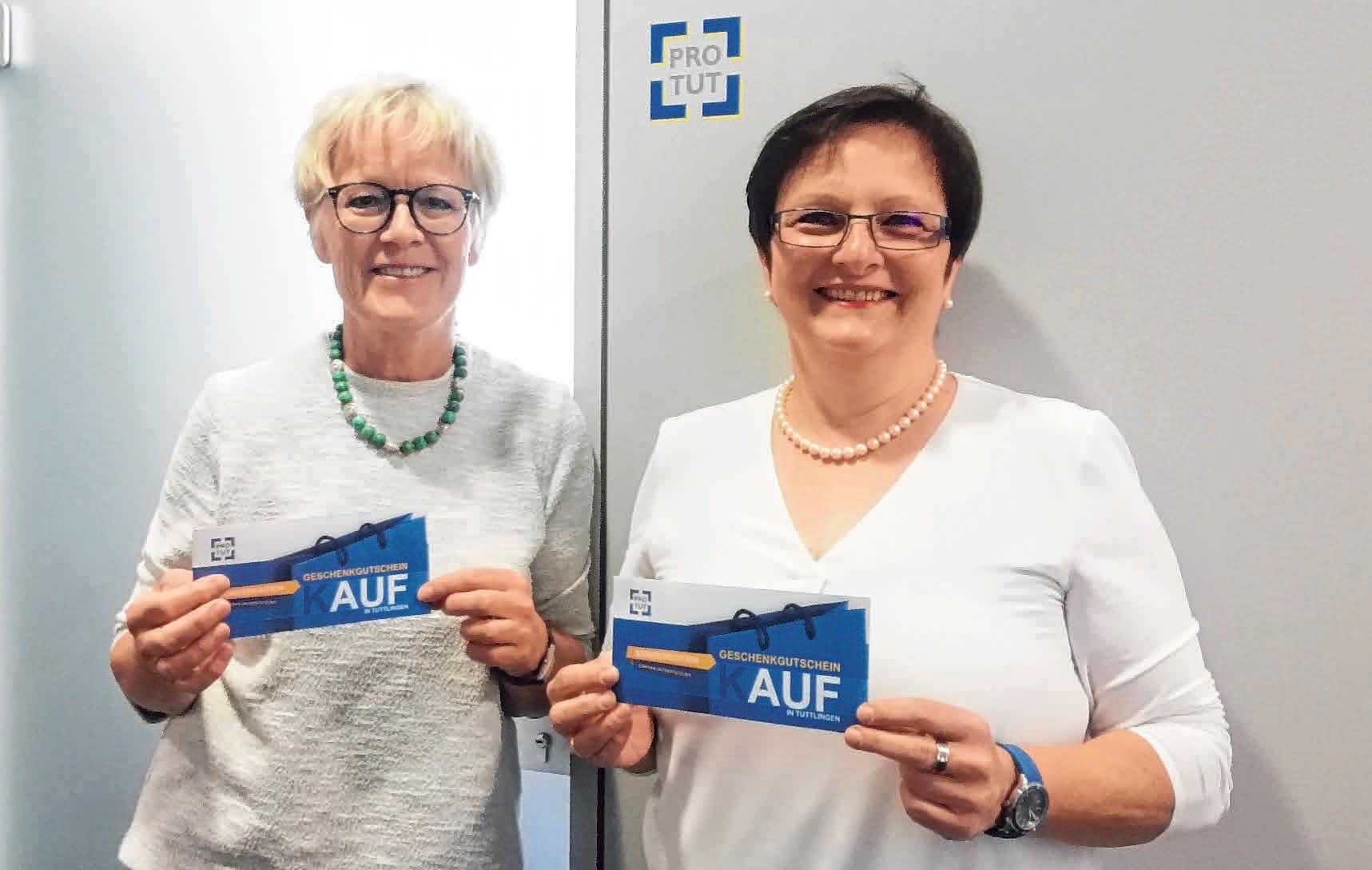 Bettina Fillinger und Ursula Schilling von PROTUT wissen, über was sich Mütter freuen. FOTO: PM Bettina Fillinger und Ursula Schilling von PROTUT wissen, über was sich Mütter freuen. FOTO: PM
