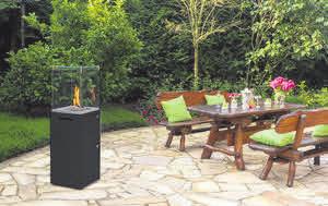Designer-Outdoor-Kamin für stimmungsvolles Ambiente und wohlige Wärme Designer-Outdoor-Kamin für stimmungsvolles Ambiente und wohlige Wärme