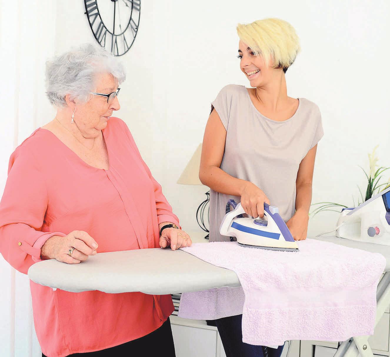 Die Pflege im eigenen Zuhause – dieses Betreuungskonzept wünschen sich die meisten Betroffenen im Fall einer bestehenden oder drohenden Pflegebedürftigkeit. Foto: Production/stock.adobe.com/Deutsche Leibrenten AG/akz-o Die Pflege im eigenen Zuhause – dieses Betreuungskonzept wünschen sich die meisten Betroffenen im Fall einer bestehenden oder drohenden Pflegebedürftigkeit. Foto: Production/stock.adobe.com/Deutsche Leibrenten AG/akz-o