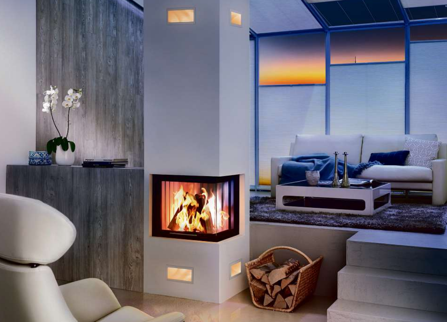 Die optimale Feuerstelle ist nicht nur auf die persönlichen Bedürfnisse nach Wärme und Design abgestimmt, sondern auf die Räumlichkeiten. Foto: AdK/www.kachelofenwelt.de/Spartherm