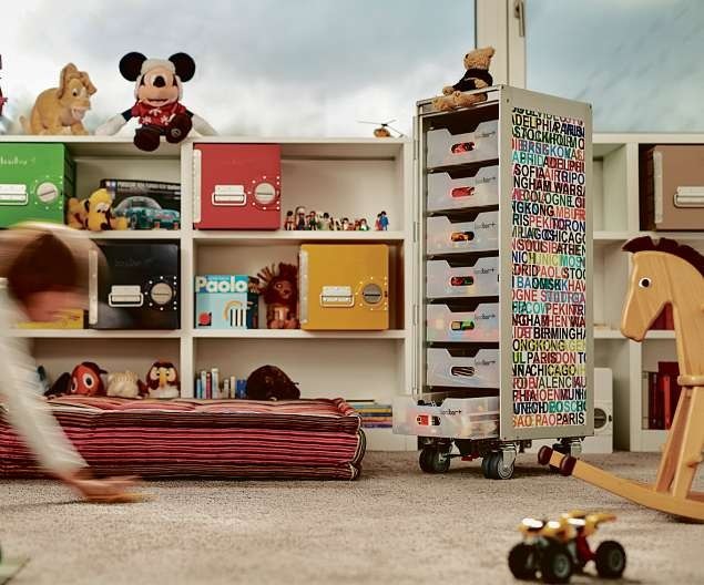 Stauraum im Kinderzimmer ist wichtig und bietet dem Kind einen sortierten Überblick  Foto: VDM/bordbar