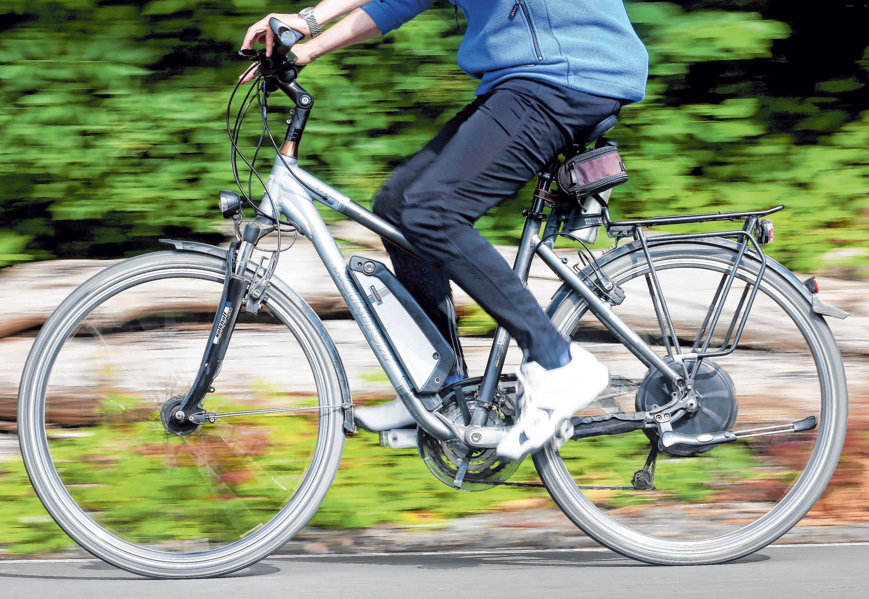 E-Bikes werden immer beliebter. Foto: dpa E-Bikes werden immer beliebter. Foto: dpa