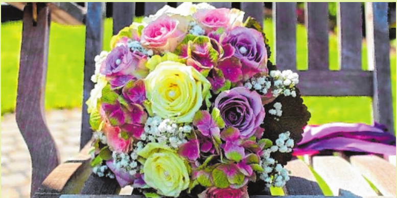 Decker hat für jeden Anlass den passenden Blumenschmuck. Decker hat für jeden Anlass den passenden Blumenschmuck.