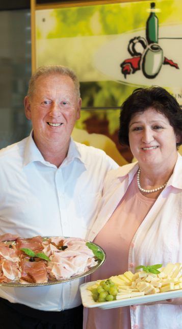 Uwe und Monika Bertram von il Gusto präsentieren italienische Leckereien. FOTO: PR Uwe und Monika Bertram von il Gusto präsentieren italienische Leckereien. FOTO: PR