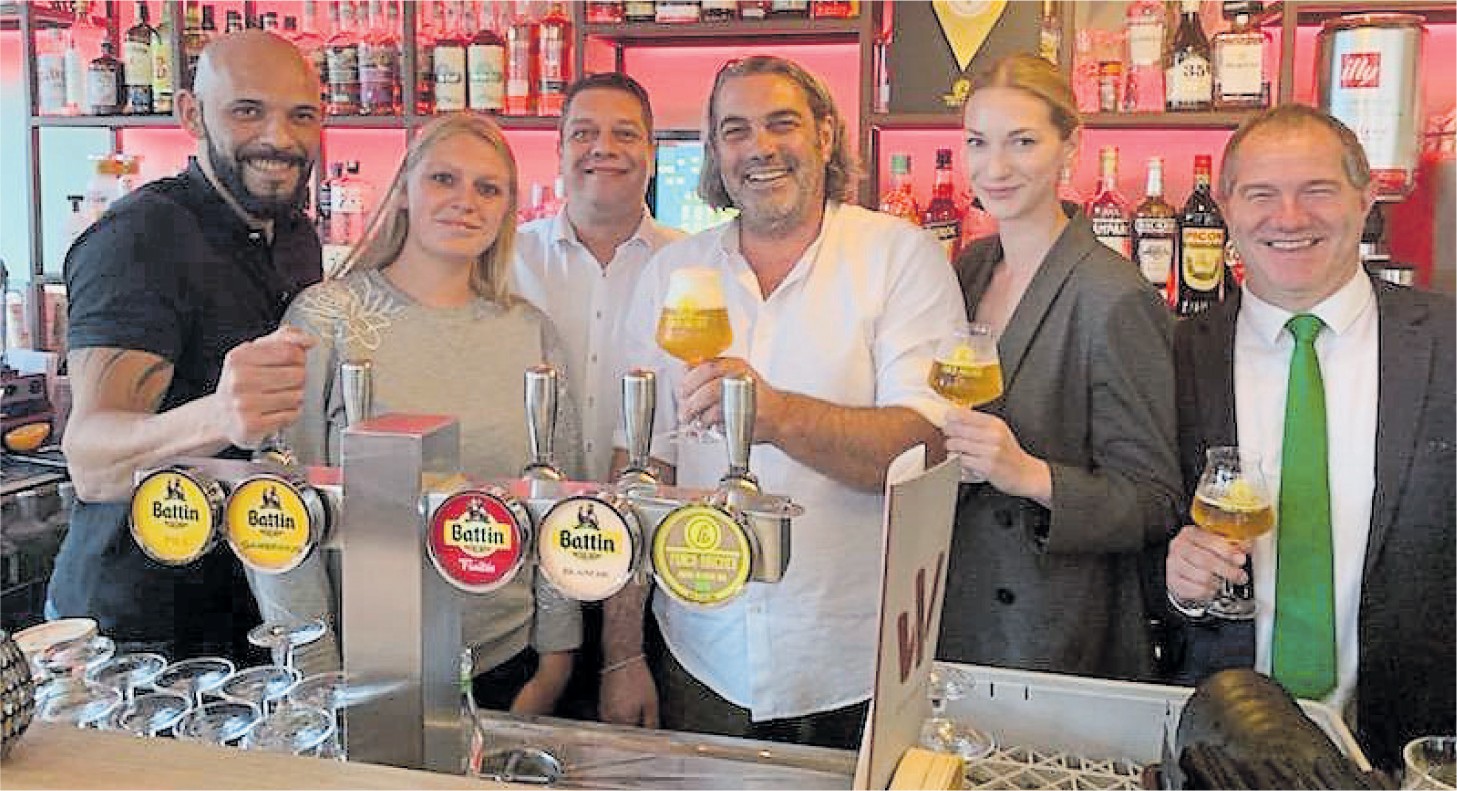 Pour le Wëllem à Luxembourg-ville «le secret c’est d’avoir une bière à la bonne température. Les conduites doivent être impeccables et la cave très propre. Il faut ensuite tirer la bière en une seule fois pour avoir un goût optimal». Le patron est fier d’exposer son diplôme à l’intérieur de son établissement car pour lui «c’est toujours la qualité qui prime. J’ai toujours travaillé sérieusement et c’est surtout grâce à mon équipe que j’ai obtenu ce label.» Pour le Wëllem à Luxembourg-ville «le secret c’est d’avoir une bière à la bonne température. Les conduites doivent être impeccables et la cave très propre. Il faut ensuite tirer la bière en une seule fois pour avoir un goût optimal». Le patron est fier d’exposer son diplôme à l’intérieur de son établissement car pour lui «c’est toujours la qualité qui prime. J’ai toujours travaillé sérieusement et c’est surtout grâce à mon équipe que j’ai obtenu ce label.»