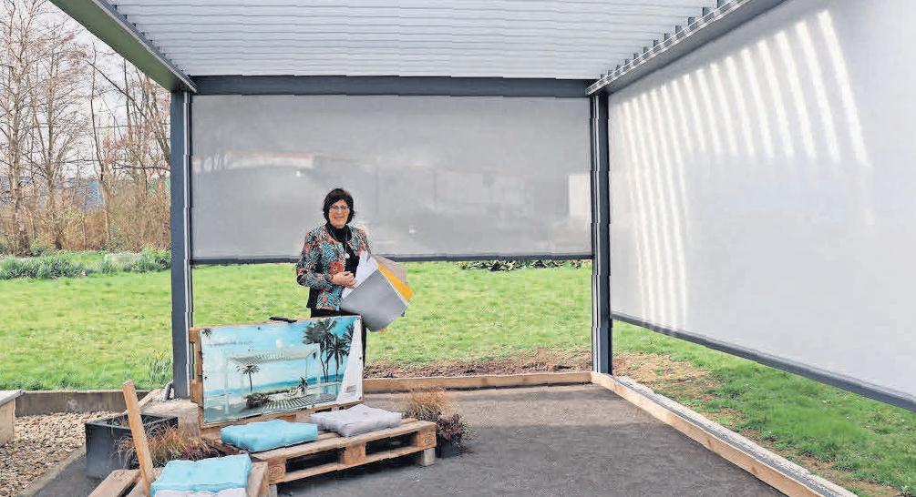 Klarer Vorteil: Das neue Lamaxa-Lamellendach aus pflegeleichtem Aluminium – geschlossen bei Wind und Regen, individuell offen bei Sonne. Klarer Vorteil: Das neue Lamaxa-Lamellendach aus pflegeleichtem Aluminium – geschlossen bei Wind und Regen, individuell offen bei Sonne.