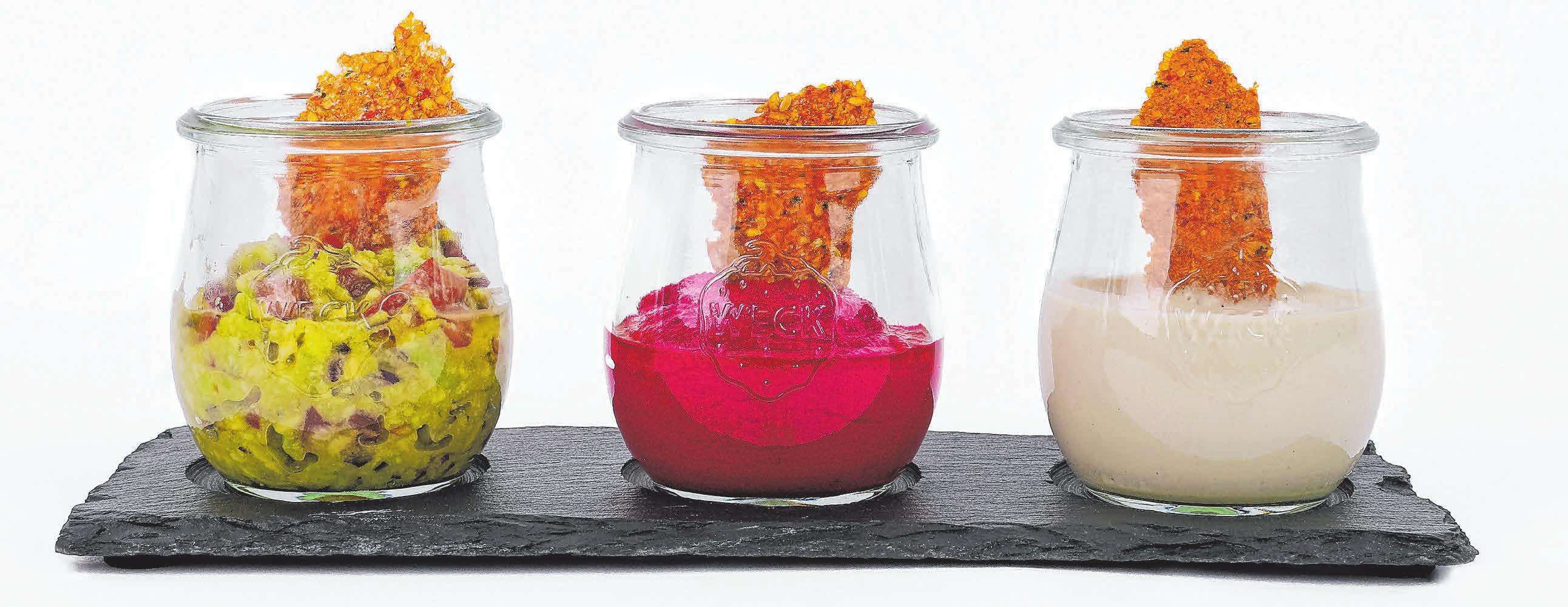 Ein Hingucker sind die verschiedenen veganen Dips. FOTO: ZARTBITTER - DESIGN Ein Hingucker sind die verschiedenen veganen Dips. FOTO: ZARTBITTER - DESIGN