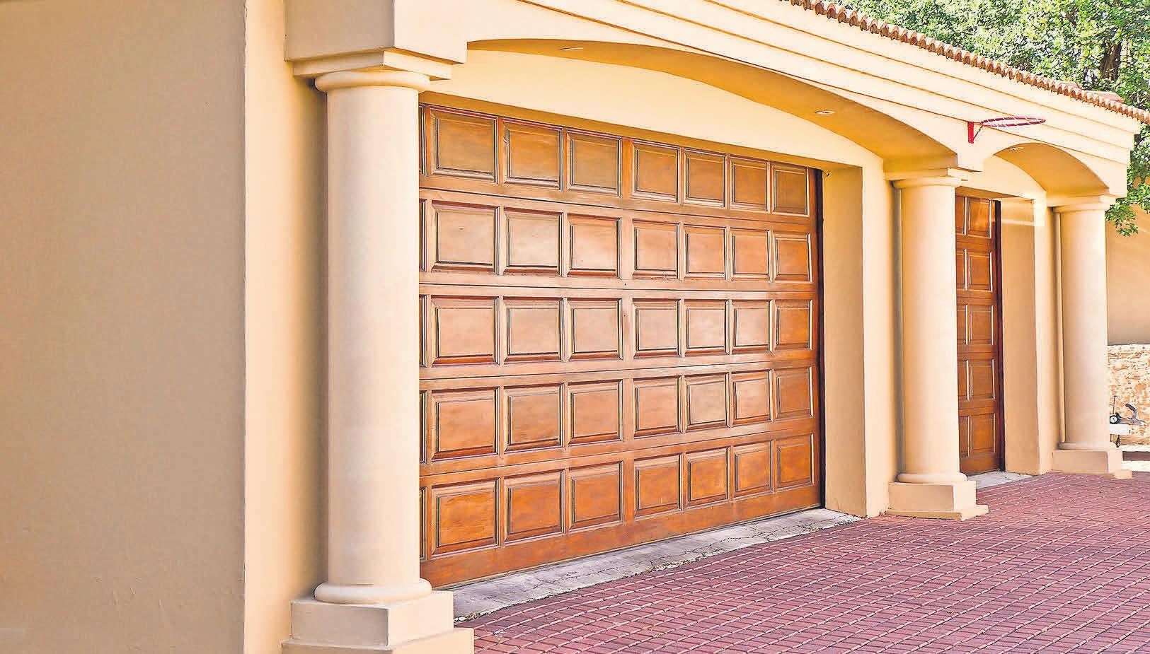 Die Garage: Ordnung, Schutz und vorteilhafte Versicherungsbedingungen. Die Garage: Ordnung, Schutz und vorteilhafte Versicherungsbedingungen.