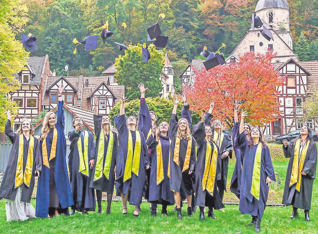 Geschafft: Die Freude über das abgeschlossene Studium ist groß. Geschafft: Die Freude über das abgeschlossene Studium ist groß.