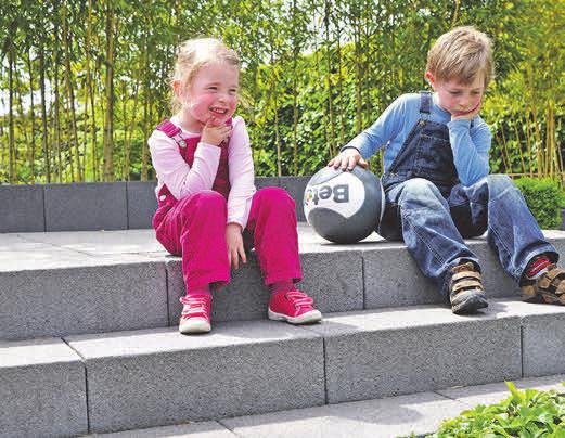 Große und kleine Outdoorfans können die neue Gartensaison kaum erwarten. Foto:djd/betonstein.org Große und kleine Outdoorfans können die neue Gartensaison kaum erwarten. Foto:djd/betonstein.org
