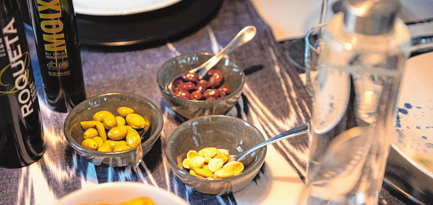 Oliven und gutes Olivenöl dürfen bei einem mediterranen Menü nicht fehlen. Bild: Thomas Neu