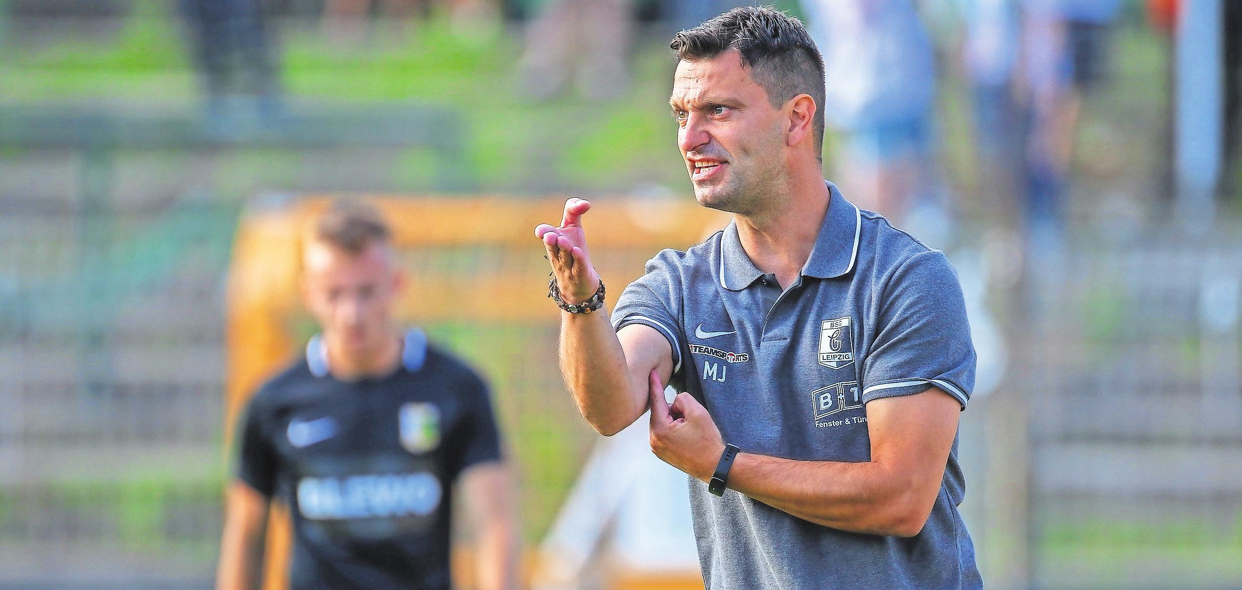Engagiert an der Seitenlinie: Miroslav Jagatic, Coach der BSG Chemie. Engagiert an der Seitenlinie: Miroslav Jagatic, Coach der BSG Chemie.