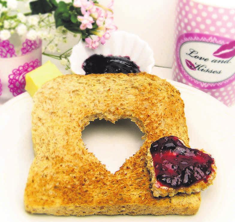 Zum Valentinstag kann man wunderbar ein romantisches Frühstück vorbereiten. Zum Valentinstag kann man wunderbar ein romantisches Frühstück vorbereiten.