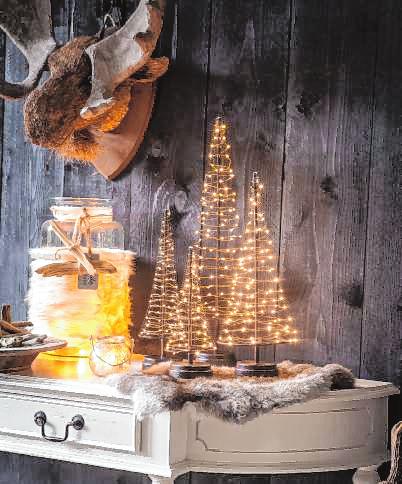 Lichterketten sorgen für Weihnachtsstimmung BILD: DJD Lichterketten sorgen für Weihnachtsstimmung BILD: DJD