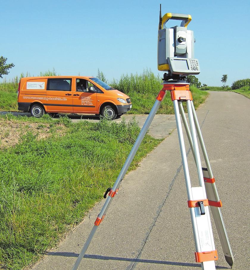 Genauigkeit und Sorgfalt gefragt: bei der Vermessung. FOTO: FREI Genauigkeit und Sorgfalt gefragt: bei der Vermessung. FOTO: FREI