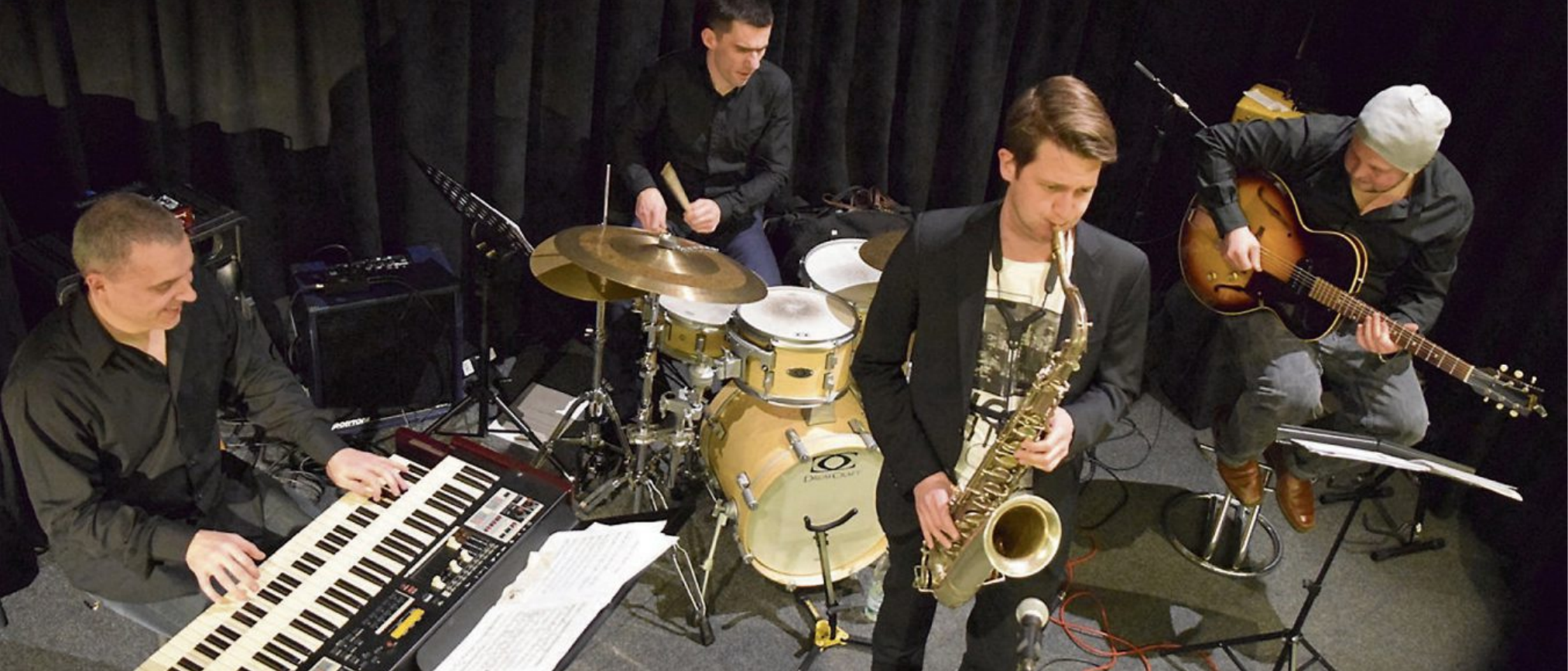 BYRN: Groove und Jazz vereinen die vier hochkarätigen Musiker aus Deutschland und Frankreich in ihrer Band BYRN. Die Zuschauer erwartet Groove & MainstreamJazz auf höchstem Niveau.
