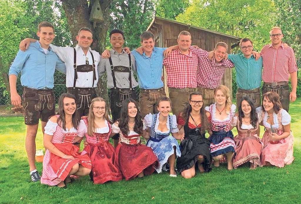 Die Dorfjugend hält in Kirchenbirkig fränkische Kirchweihbräuche hoch und lädt ab heute zur Zeltkerwa ein. Foto: red Die Dorfjugend hält in Kirchenbirkig fränkische Kirchweihbräuche hoch und lädt ab heute zur Zeltkerwa ein. Foto: red