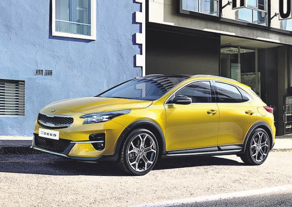 Außen sportlich, innen viel Platz und Fahrtkomfort – der Kia XCeed ist Limousine, Coupé und SUV zusammen. Fotos: Kia Außen sportlich, innen viel Platz und Fahrtkomfort – der Kia XCeed ist Limousine, Coupé und SUV zusammen. Fotos: Kia