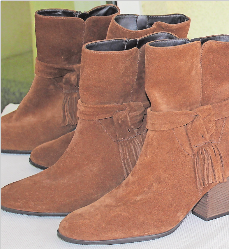Ein Besuch beim verkaufsoffenen Sonntag in Mutterstadt lohnt sich, denn die Gewerbetreibenden, wie zum Beispiel das Schuhhaus Magin, haben Kerweangebote vorbereitet. FOTO: MÖBUS Ein Besuch beim verkaufsoffenen Sonntag in Mutterstadt lohnt sich, denn die Gewerbetreibenden, wie zum Beispiel das Schuhhaus Magin, haben Kerweangebote vorbereitet. FOTO: MÖBUS