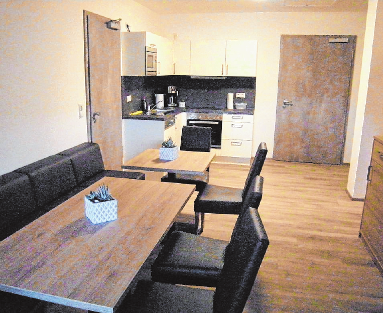 Für die Gästezimmer steht ein gemeinsamer Aufenthaltsraum mit Küchenzeile zur Verfügung. FOTO: BENNI JENSEN Für die Gästezimmer steht ein gemeinsamer Aufenthaltsraum mit Küchenzeile zur Verfügung. FOTO: BENNI JENSEN