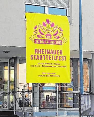 Großplakat am Rheinauer Tor wirbt für das Fest. BILD: GROSS Großplakat am Rheinauer Tor wirbt für das Fest. BILD: GROSS