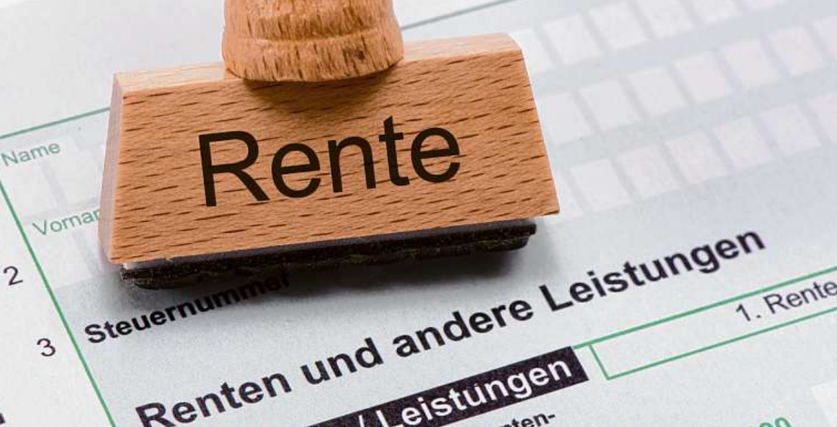 Rund fünf Millionen Rentner müssen bzw. müssten in Deutschland Steuern zahlen. Welche Sonderausgaben bzw. Werbungskosten dagegengerechnet werden können, darüber informieren Steuerberater und Lohnsteuerhilfevereine. Foto: Adobe Stock / Wolfilser / rancz