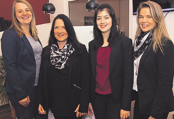 Das Team von Schmelzer Hörsysteme in Stockelsdorf: Hörakustikermeisterin und Betriebsleiterin Maria Paulsberg, Bettina Brix, Auszubildende Pia Ruthenberg und Hörakustikerin Uta Hilscher (v.l.). FOTO: ANJA HÖTZSCH Das Team von Schmelzer Hörsysteme in Stockelsdorf: Hörakustikermeisterin und Betriebsleiterin Maria Paulsberg, Bettina Brix, Auszubildende Pia Ruthenberg und Hörakustikerin Uta Hilscher (v.l.). FOTO: ANJA HÖTZSCH