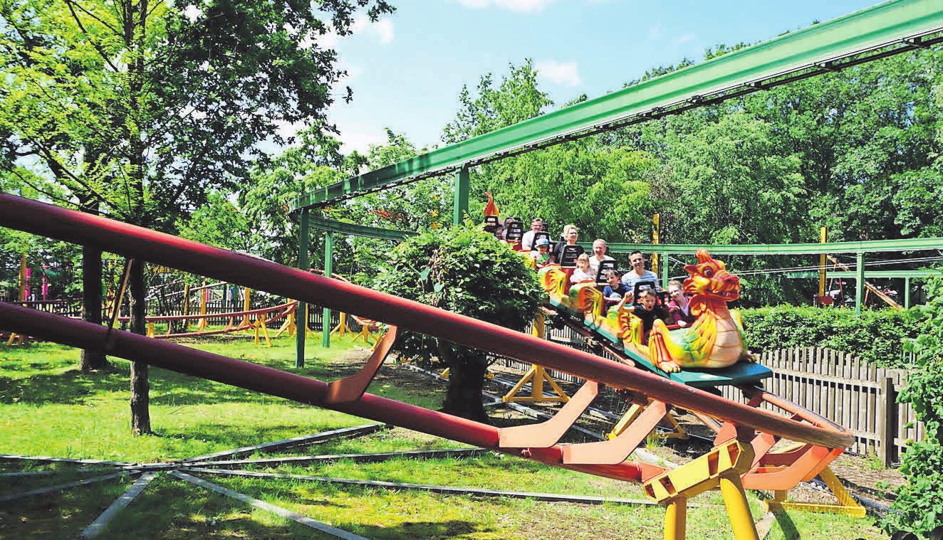 Im Erse Park Uetze haben Groß und Klein viel Spaß bei den rasanten Fahrgastattraktionen. Im Erse Park Uetze haben Groß und Klein viel Spaß bei den rasanten Fahrgastattraktionen.