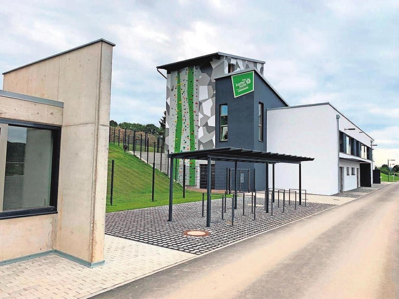 Das neue Funktionsgebäude der Stadt Sonneberg bietet den Sportvereinen der Region jede Menge Möglichkeiten. Fotos: T. Donau Das neue Funktionsgebäude der Stadt Sonneberg bietet den Sportvereinen der Region jede Menge Möglichkeiten. Fotos: T. Donau