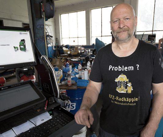 Bernd Faiß ist mit Herzblut im Einsatz – für seine Kunden ist „s’ Radkäpple“ DIE Werkstatt ihres Vertrauens. Bild: Klaus Stifel