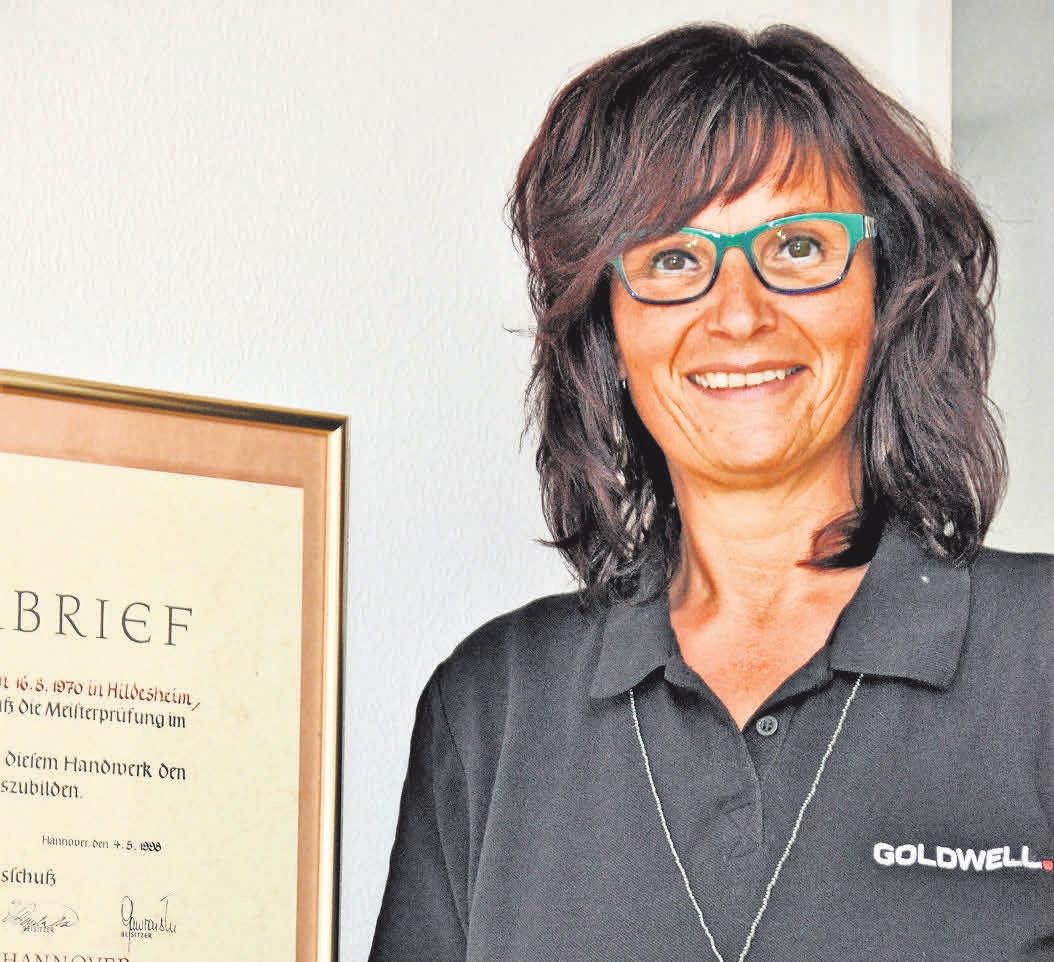 Friseurmeisterin Nicole Beier setzt auf höchste Qualität in ihrem Salon. Friseurmeisterin Nicole Beier setzt auf höchste Qualität in ihrem Salon.