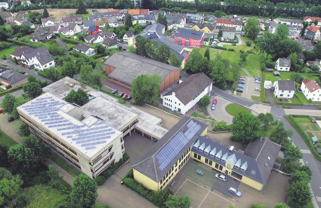 In der Hauptschule Hellenthal wird es dank steigender Anmeldezahlen langsam sogar eng Bild: Franz Küpper In der Hauptschule Hellenthal wird es dank steigender Anmeldezahlen langsam sogar eng Bild: Franz Küpper