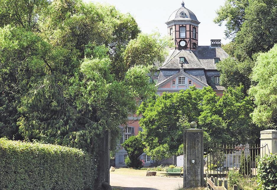 Natur und Architektur erkunden Wanderer auf den Touren durch Köln Natur und Architektur erkunden Wanderer auf den Touren durch Köln